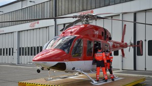 Chlapec padol tvárou do chemickej látky, zasahoval vrtuľník