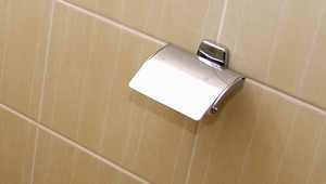 Toaletný papier len pre riaditeľa? V duchu hesla: Rovní a rovnejší!