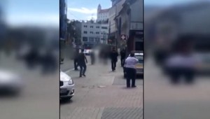 VIDEO: Streľbu na Obchodnej ulici v Bratislave nakrútili náhodní okolidúci