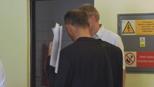 Ex-policajt mal vynášať informácie a pomáhať pri vražde Šátorovcom, dnes je na úteku