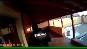 VIDEO: Policajti zverejnili zábery z razie u Vadalu