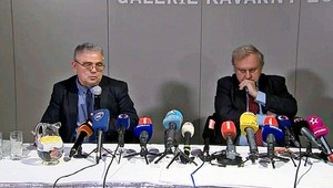 Rytier sa stretol s čestným komunistom, opisuje Guzmický švajčiarsku kauzu