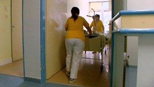 Príplatky za prácu cez víkend, sviatok alebo v noci by mali stúpnuť. No nie všetkým