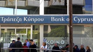 Na Cypre opätovne otvorili banky, tie sa zásobili hotovosťou