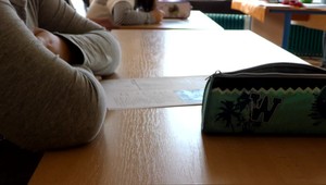 Niektorí školáci si už chystajú pomôcky na vyučovanie. Postupne sa vrátia do lavíc