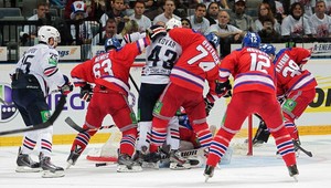 V bitke o Gagarinov pohár pomáhajú aj zamestnanci letiska v Magnitogorsku