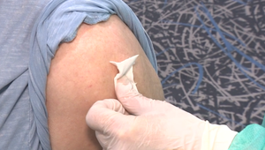 Na Slovensku sa začalo očkovanie, prvých záujemcov zaočkovali v Bratislave