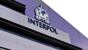 Hoci ho hľadal Interpol, on sa vydal na najstráženejšiu hranicu únie. Ukrajinca zadržali v Ubli