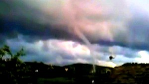 Tornádo na Slovensku? Video so zvláštnym vírom vo vzduchu