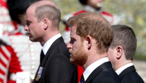 Experti odčítali z pier! TOTO si povedali Harry a William po pohrebe princa Philipa!