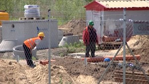 Nedostatok pracovnej sily, aj napriek tisíckam nezamestnaným, riešia migranti