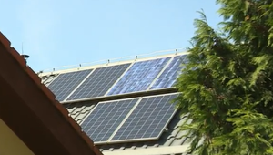 Slováci sa zeleným energiám nebránia. Prečo sme aj tak stále na chvoste?