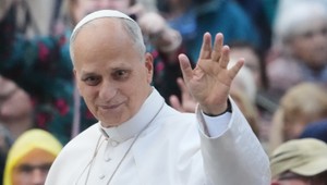 Pápež Lev XIV. po operácii nepotrebuje ďalšiu liečbu