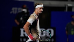 Vulgárny Zverev stratil nervy, vylúčili ho z prestížneho turnaja
