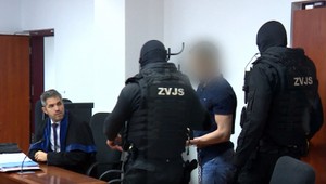 Peter odmietol dohodu o vine a treste. Pred súd sa postavil pre údajnú vraždu podnikateľa Rakovského