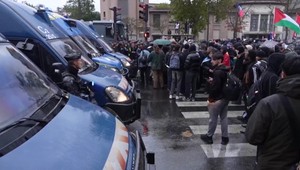 Francúzsko a Nemecko zaplavili demonštranti. Úrady sa obávajú ďalších nepokojov