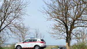 Tragická dopravná nehoda pri Čečejovciach. Na mieste zasahoval vrtuľník, jedna osoba zraneniam podľahla