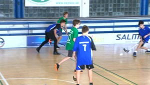 Nadácia JOJ opäť pomohla mladým florbalistom