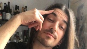 Tohto muža by ste na ulici neprehliadli: Jeho poznávacie znamenie mu závidia mnohé ženy