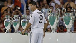 Podľa UEFA nákupy ManCity a Realu Madrid deformujú hráčsky trh