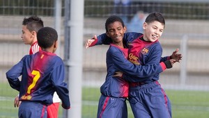 Budúcnosť FCB! Neuveriteľný gól iba 12-ročného futbalistu