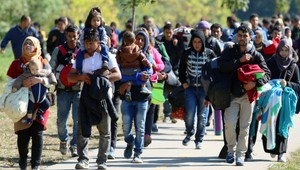 Do Európy mieria ďalšie tisíce migrantov, utečenecká vlna stále nepoľavuje