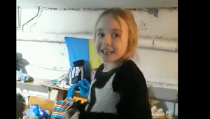 Spev tohto ukrajinského dievčatka dojal svet: Aj toto sa deje v úkrytoch počas bombardovania