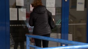 Kauza miliónovej pandemickej pomoci naberá na obrátkach. Obvinené sú dve úradníčky z Pezinka