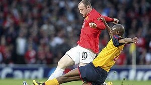 ManU prevalcoval herne Arsenal, skóroval iba O'Shea