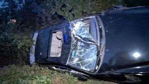 Zlý výhľad a skreslené vnímanie. Pri Michalovciach havarovalo auto s volantom naopak