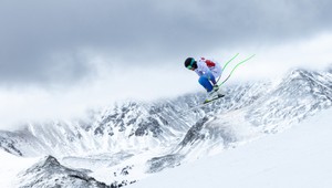 Americký zjazdár nešťastne spadol na tréningu. VIDEO len pre silné povahy