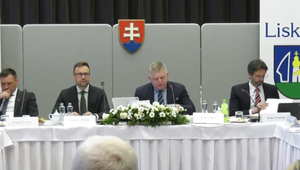 Vyjadrenie premiéra Fica pred výjazdovým rokovaním vlády