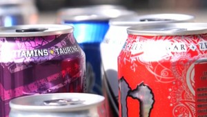 Zákaz energických nápojov pre mladých do 15 rokov sa nekoná