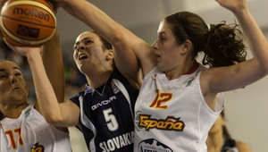 Mladé basketbalistky nestačili na Španielky, zápas narušil výpadok prúdu