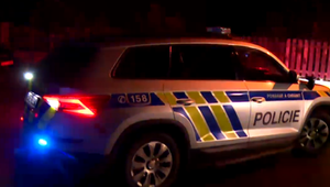 Kvôli nahlásenej bombe bol evakuovaný Palác Lucerna aj stanica