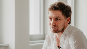 Valentin Novopolskij v príbehu chlapčenského vysporiadania sa so zlomenou dôverou v život