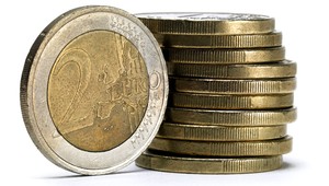 Euro opäť zažíva otrasy. Paradoxne to ale prinesie aj pozitíva