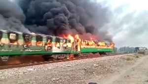 Horiace peklo vo vlaku trvalo celých 20 minút, kým súprava zastala. O život prišli desiatky ľudí