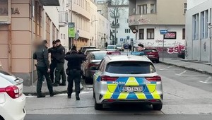 Muža, ktorý v centre Bratislavy vytiahol nôž na okoloidúcich, obvinili