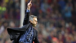 Mourinho (49) už nevidí nádej na obhajobu titulu