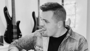 Pri autonehode na diaľnici zomrel len 33-ročný slovenský spevák! Predskakoval aj Elánu!