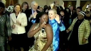 Hillary Clintonová (64) na parkete. Poriadne sa odviazala!