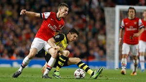 Lewandowski (25) prekazil Wengerovi narodeninový večer