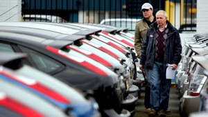 Autobazáre neodviedli 50 miliónov eur