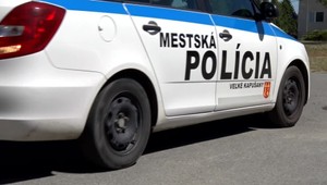 Ďalší škandál vo Veľkých Kapušanoch. U policajta našli drogy