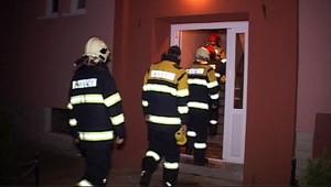 Vo Fiľakove horela bytovka, zomrel muž (†64)