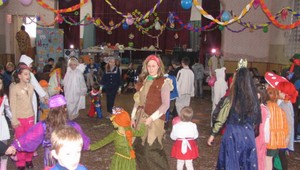 Fašiangy spestrí ľadový karneval na Tyršovom nábreží