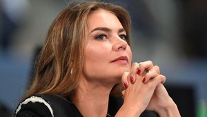 Putinovej milenke Kabajevovej hrozí vyhostenie zo Švajčiarska