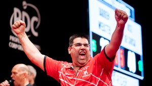 PDC Home Tour: Najdominantnejší víťaz skupiny stratil jediný leg!