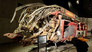 Múzeum pádu dvojičiek. Kusy lietadla, pozostatky...